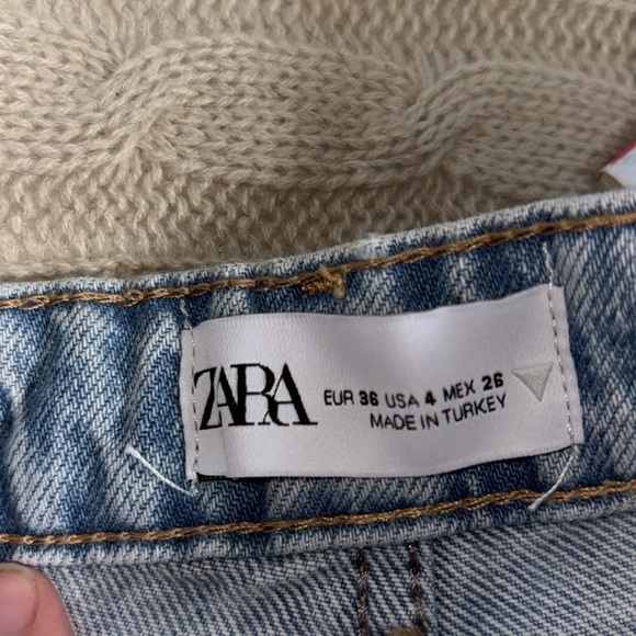 Zara Straight-Leg Studded Straight-Leg Jeans - size 4 - Picture 6 of 7